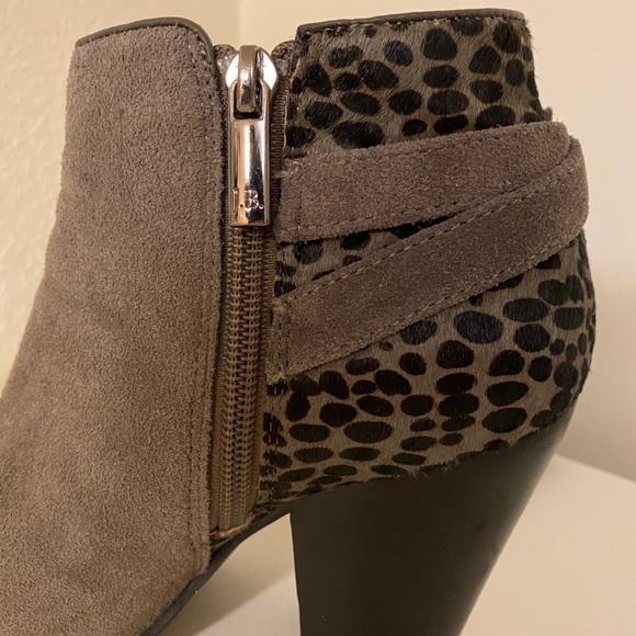Jeanne Beker Suede Bootees - Picture 3 of 8